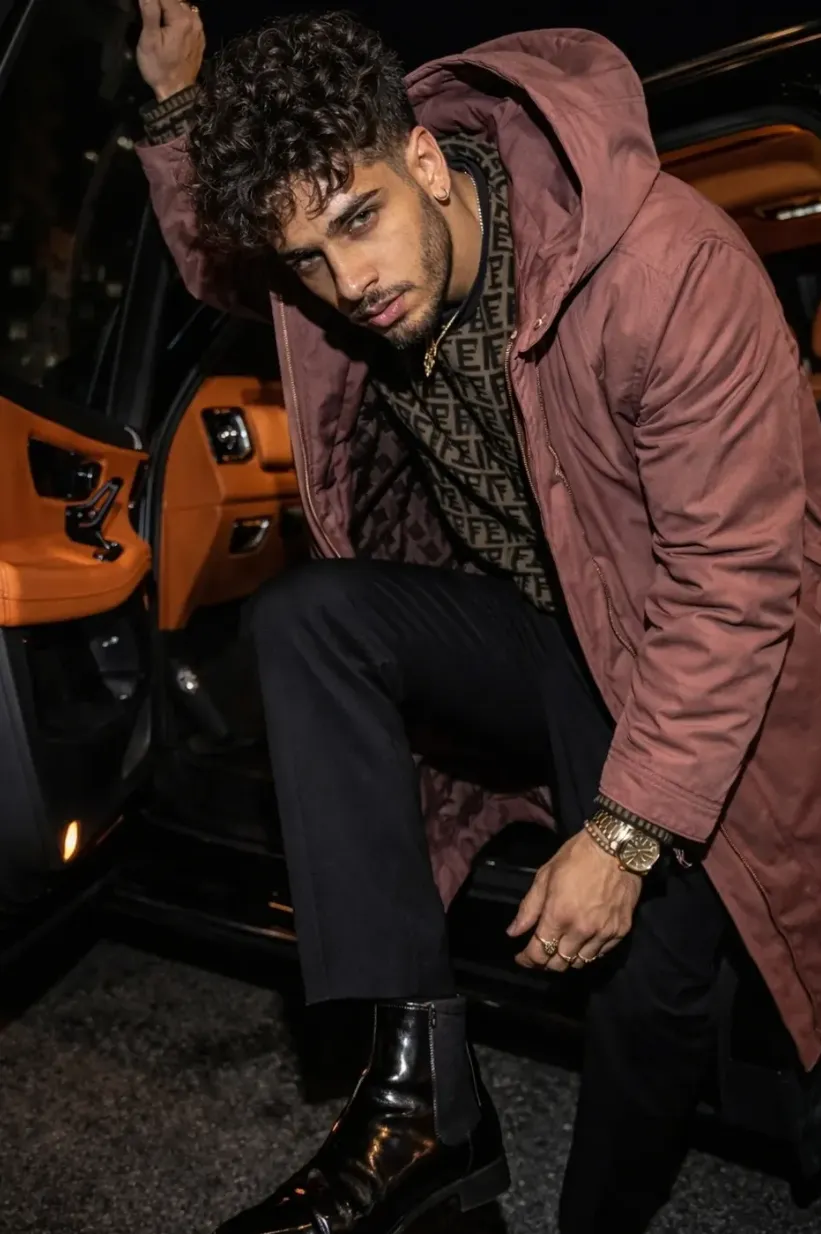 black leather pointed boots - Free AI Art Prompt