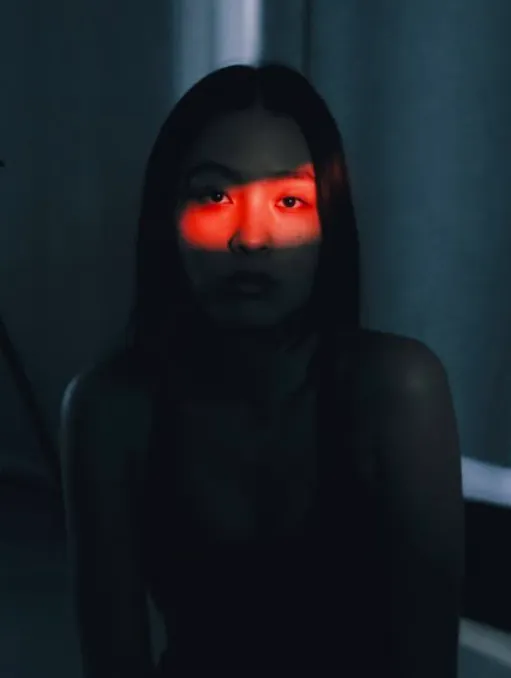 Crimson Eye Line - Gemini & chatgpt Image AI Prompt