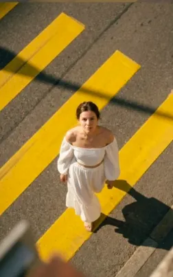 Crosswalk Gaze - Gemini & chatgpt Image AI Prompt