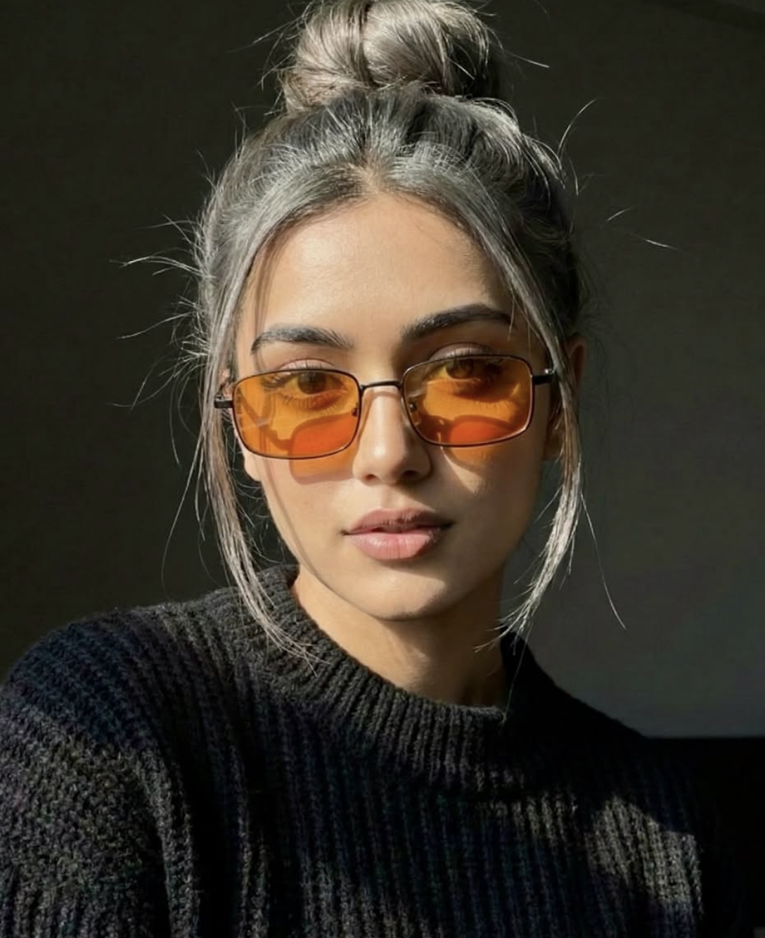 Girl in Glasses - AI Prompt