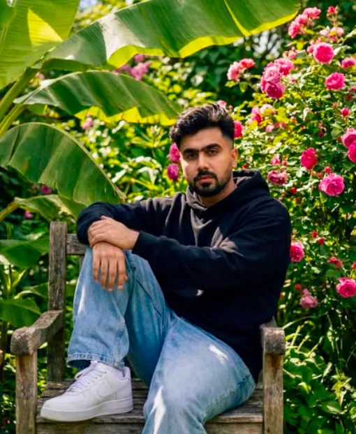 Urban Jungle Throne - Free AI Art Prompt